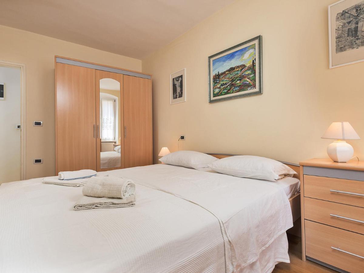 Ferri Fi 2Bdr Apartment By Irundo Rovigno Esterno foto